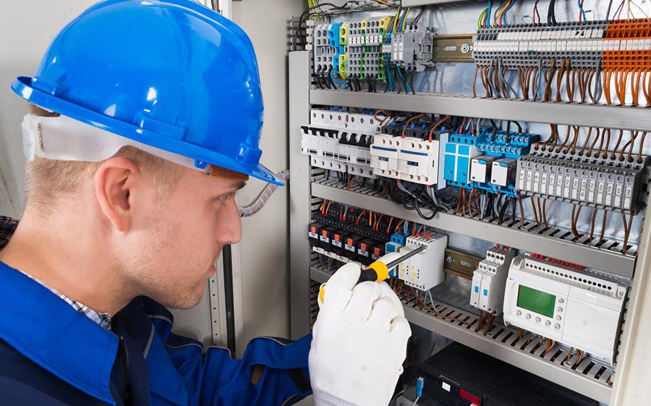 technicien électricien Paris 3