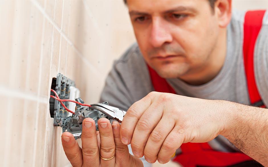 technicien électricien Paris 3
