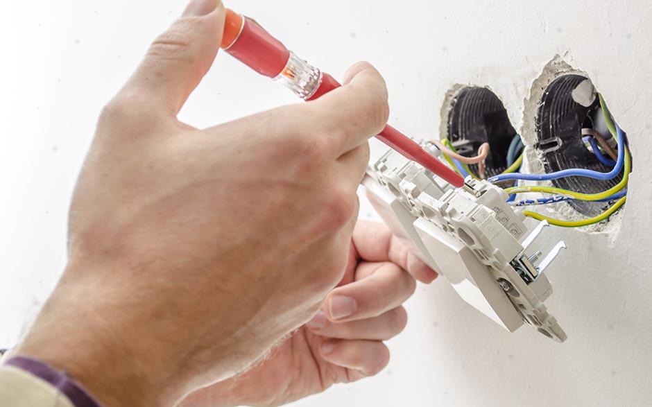installation électrique maison Égly